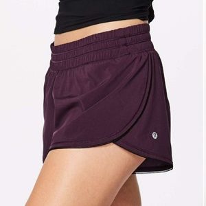 Lululemon seek the heat shorts NWT